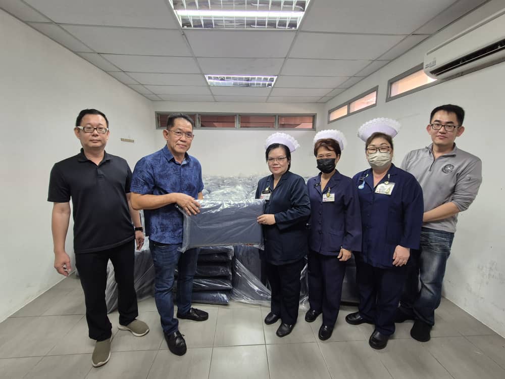 Lembaga Pelawat sumbang 400 bantal